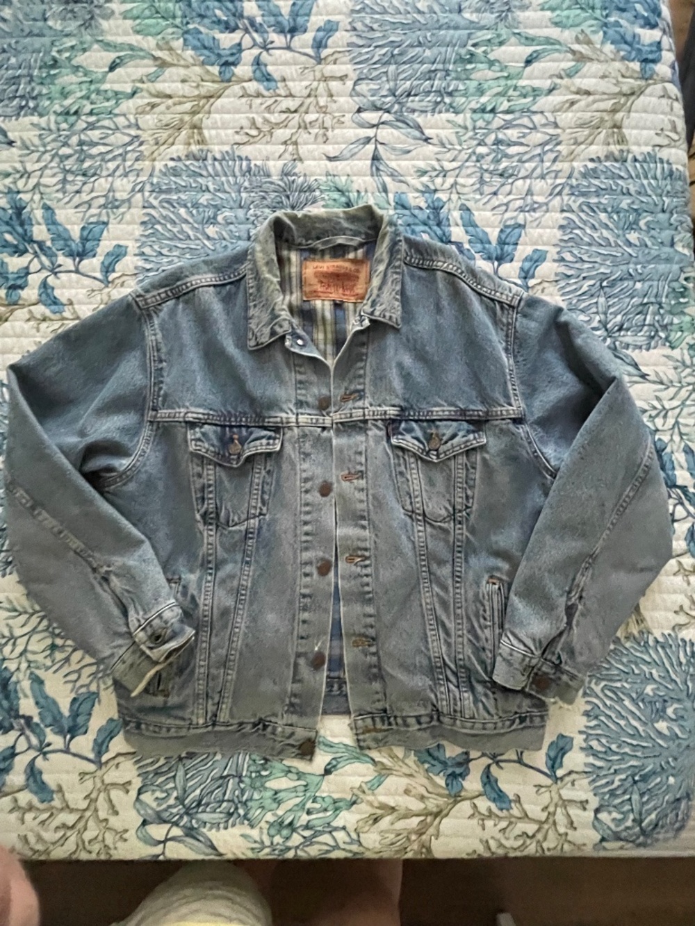 Vintage 80s 90s Levi’s Flannel Lined Denim Trucker Jacket Size L Distressed